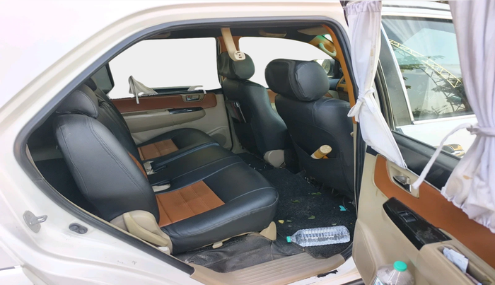 2014 Toyota Fortuner 3.0 4X4 MT, Diesel, Manual, 3,29,982 km, interior