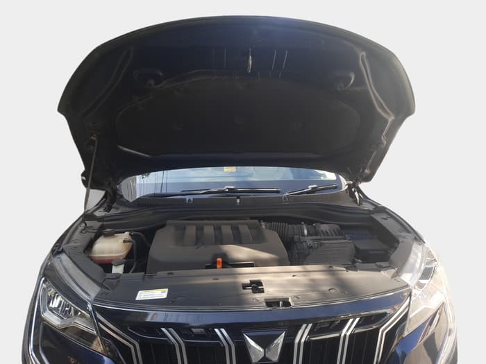 2021 Mahindra XUV700 AX 7 P AT 7 STR, Petrol, Automatic, 28,000 km, exterior
