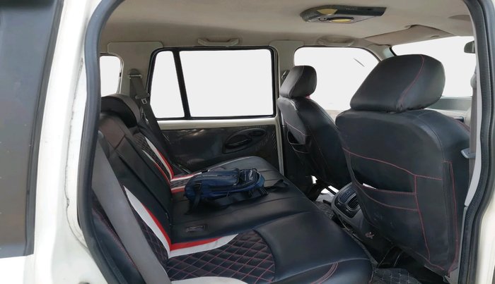 2011 Mahindra Scorpio LX, Diesel, Manual, 2,57,913 km, interior