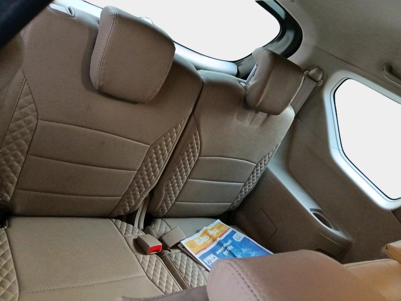 2022 Maruti Ertiga ZXi (O), Petrol, Manual, 8,173 km, interior