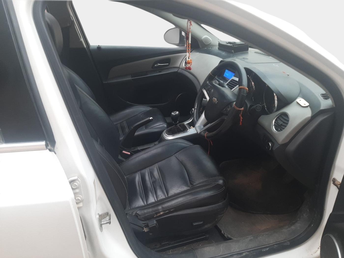 2013 Chevrolet Cruze LTZ, Diesel, Manual, 33,085 km, interior