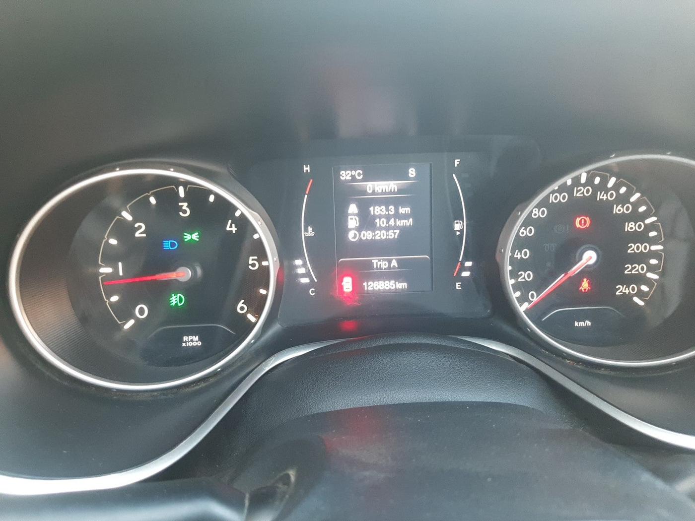 2017 Jeep Compass LONGITUDE (O) 2.0 DIESEL, Diesel, Manual, 1,26,885 km, interior