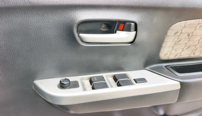 2013 Maruti Wagon R 1.0 VXI, Petrol, Manual, 1,22,053 km, interior