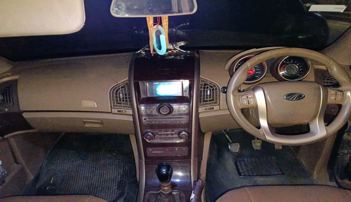 2015 Mahindra XUV500 W6, Diesel, Manual, 1,64,373 km, interior