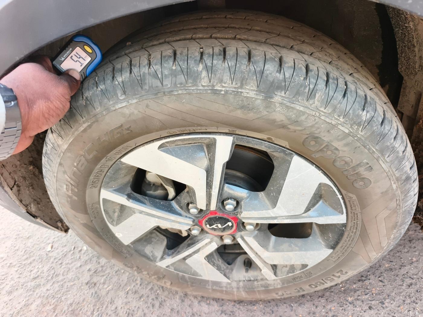 2022 KIA SONET HTK PLUS 1.2, Petrol, Manual, 29,242 km, tyre