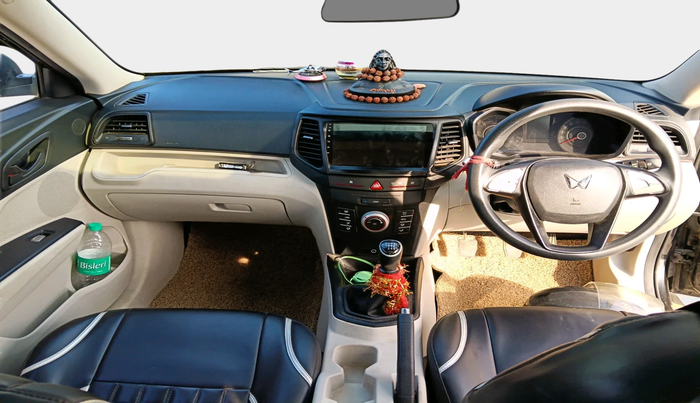 2022 Mahindra XUV300 W6 1.5 Sunroof Diesel, Diesel, Manual, 85,351 km, interior