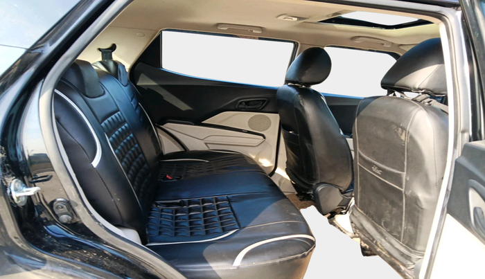 2022 Mahindra XUV300 W6 1.5 Sunroof Diesel, Diesel, Manual, 85,351 km, interior