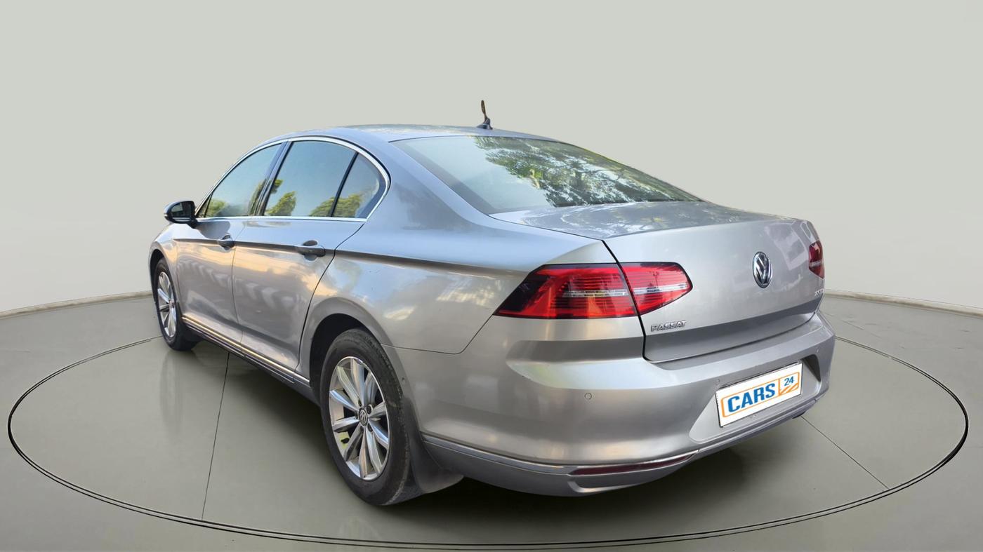 2017 Volkswagen Passat HIGHLINE DSG, Diesel, Automatic, 1,70,773 km, exterior