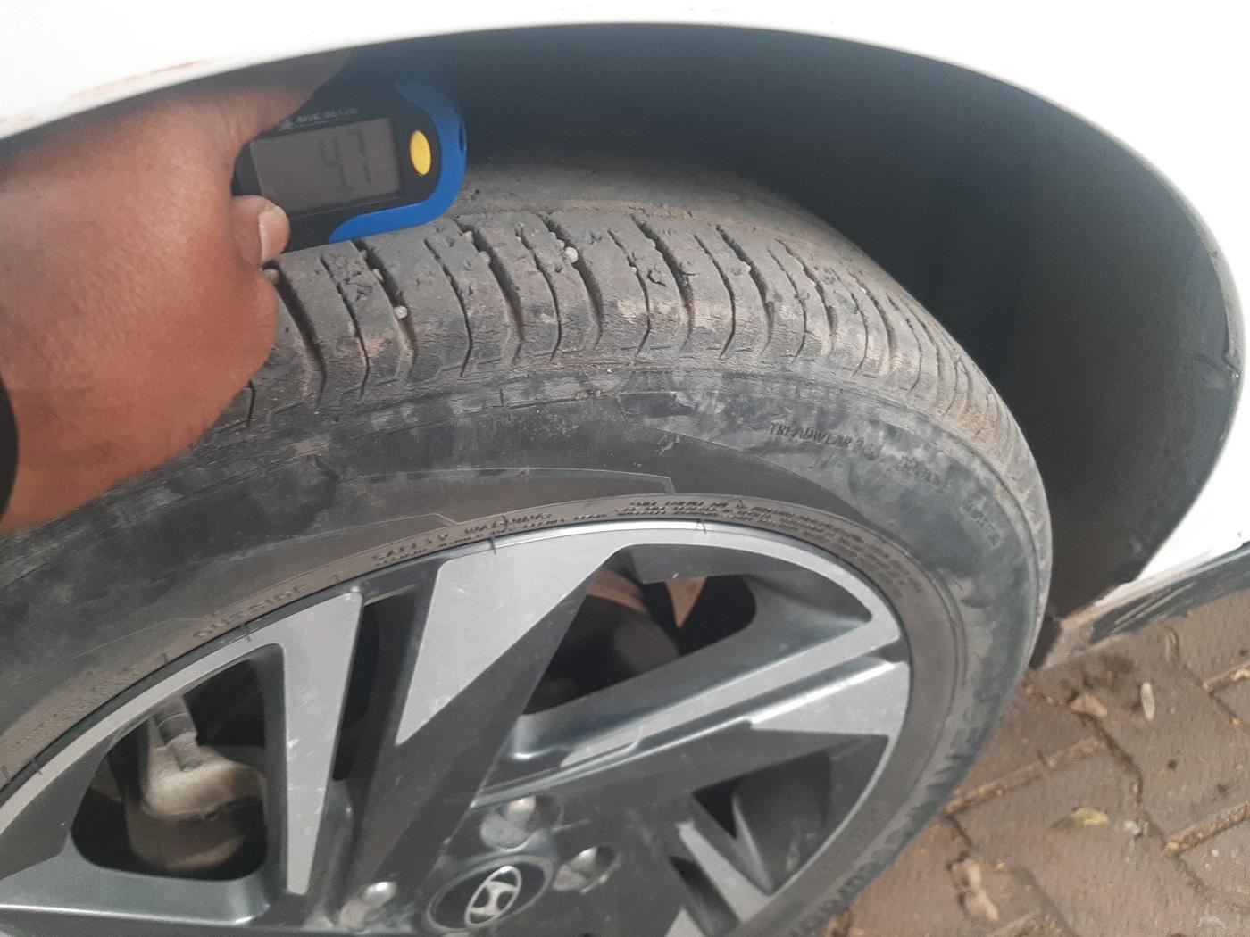 2021 Hyundai NEW I20 ASTA 1.2 AT, Petrol, Automatic, 30,028 km, tyre