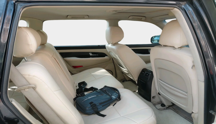 2013 Ssangyong Rexton RX7, Diesel, Automatic, 1,42,500 km, interior