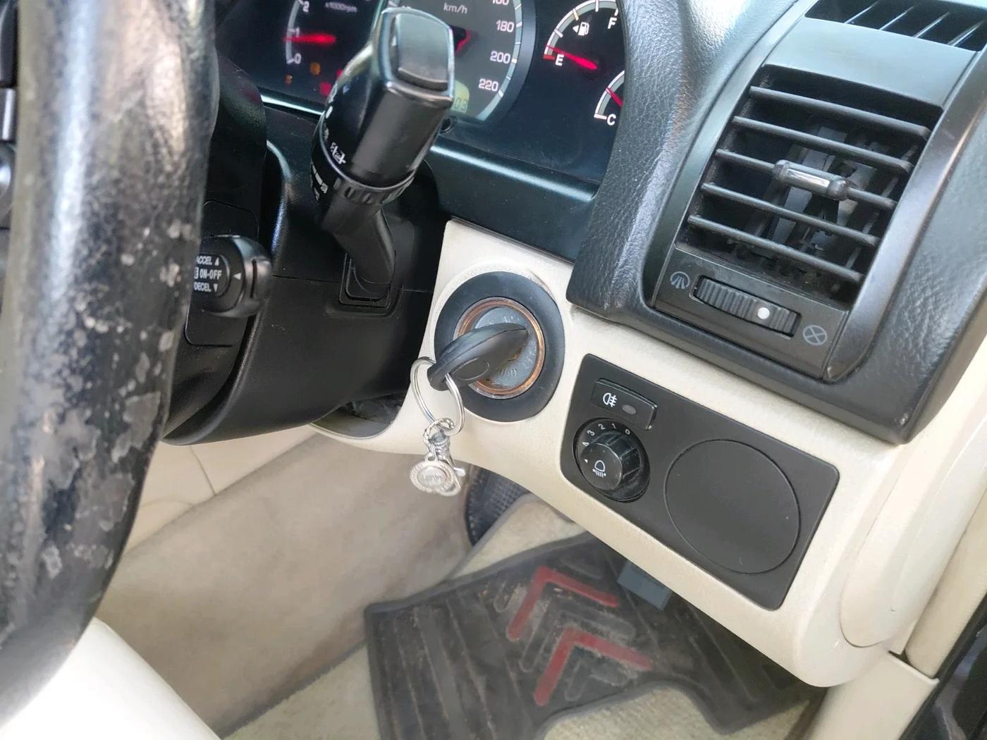2013 Ssangyong Rexton RX7, Diesel, Automatic, 1,42,500 km, interior