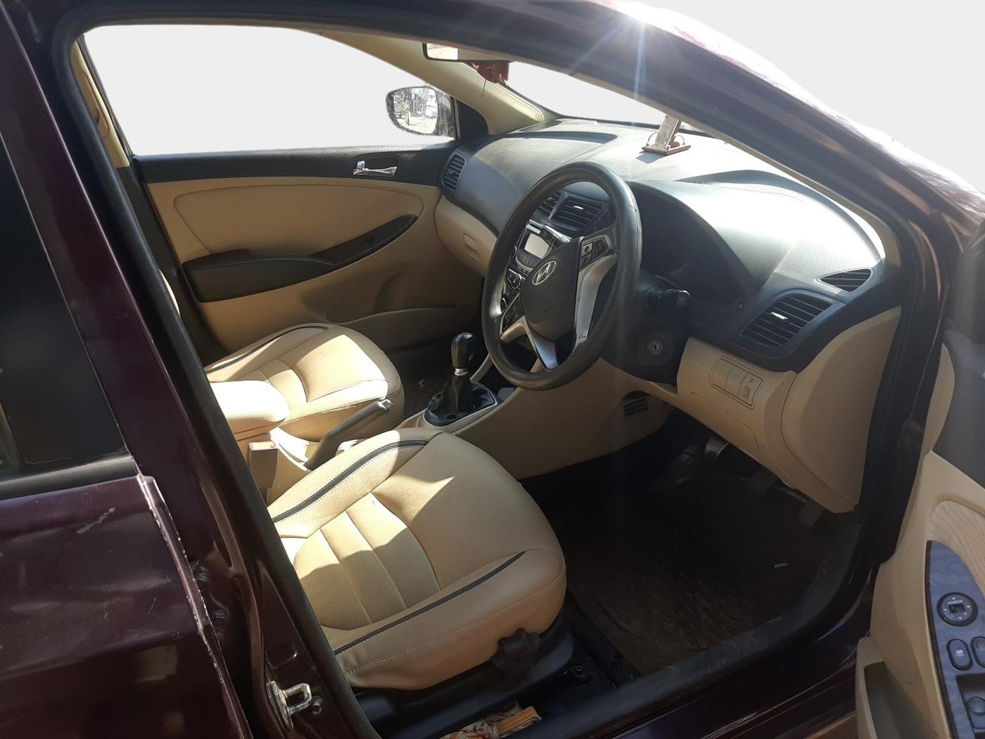 2011 Hyundai Verna FLUIDIC 1.6 CRDI EX, Diesel, Manual, 1,26,393 km, interior