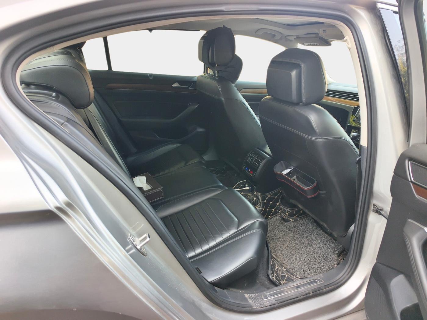 2017 Volkswagen Passat HIGHLINE DSG, Diesel, Automatic, 1,69,851 km, interior