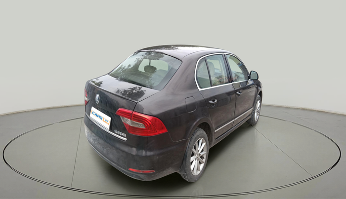 2015 Skoda Superb ELEGANCE 2.0 TDI CR AT, Diesel, Automatic, 2,56,693 km, exterior