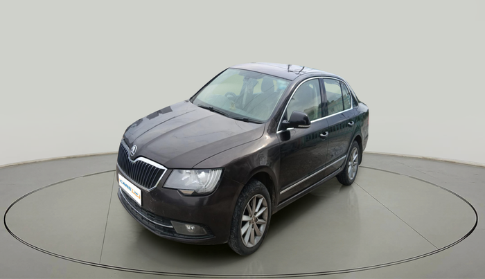 2015 Skoda Superb ELEGANCE 2.0 TDI CR AT, Diesel, Automatic, 2,56,693 km, exterior
