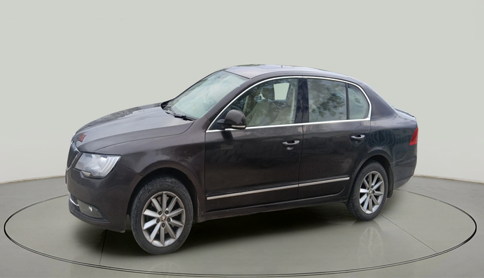 2015 Skoda Superb ELEGANCE 2.0 TDI CR AT, Diesel, Automatic, 2,56,693 km, exterior
