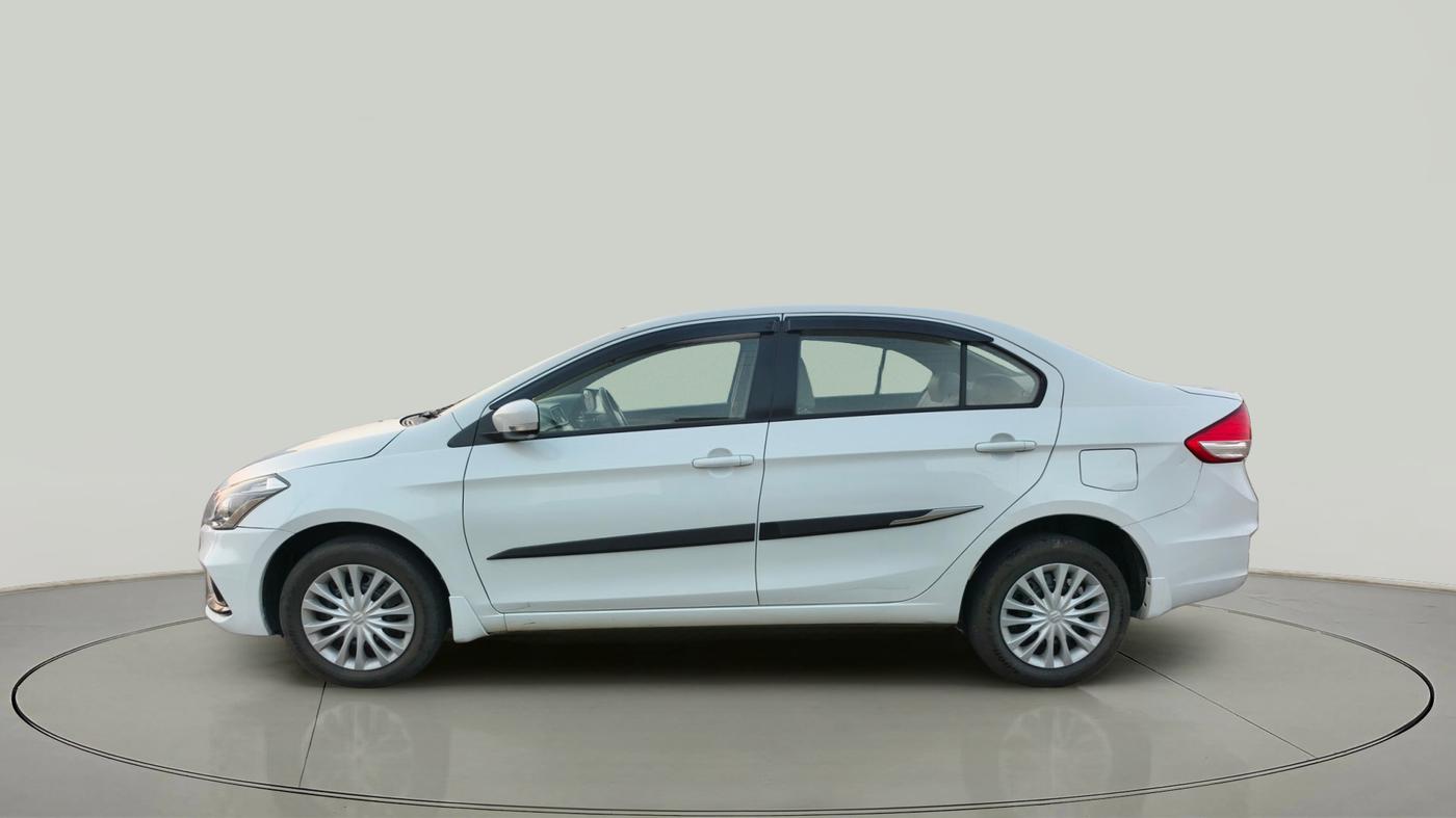 2021 Maruti Ciaz SIGMA 1.5 SHVS MT  PETROL, Petrol, Manual, 30,397 km, exterior