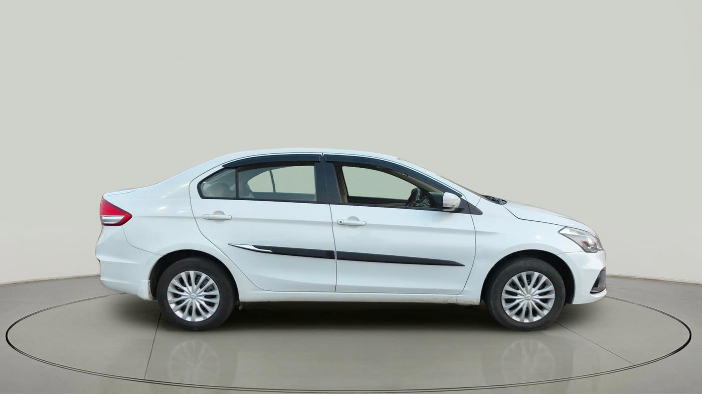 2021 Maruti Ciaz SIGMA 1.5 SHVS MT  PETROL, Petrol, Manual, 30,397 km, exterior