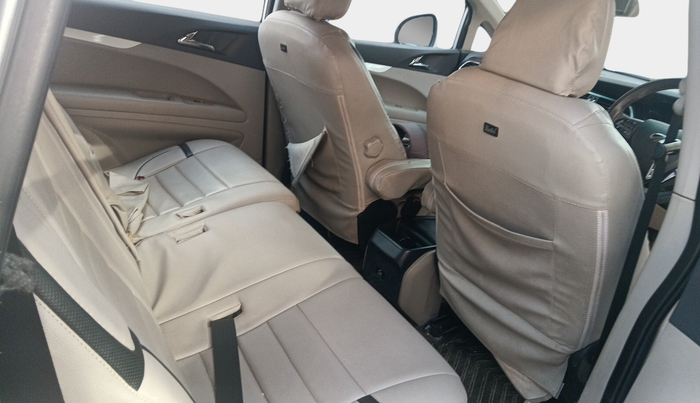 2019 Mahindra MARAZZO M6 8 STR, Diesel, Manual, 59,608 km, interior