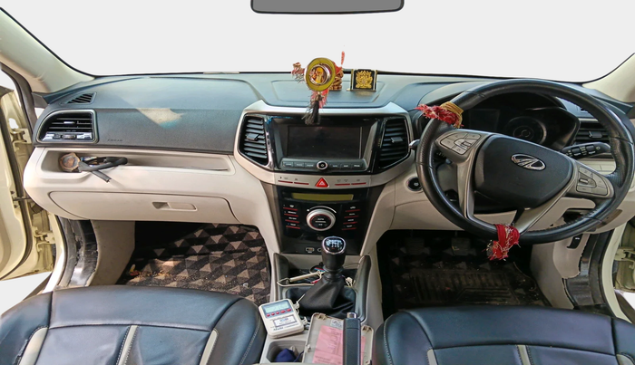2022 Mahindra XUV300 W8 1.5 DIESEL, Diesel, Manual, 57,555 km, interior