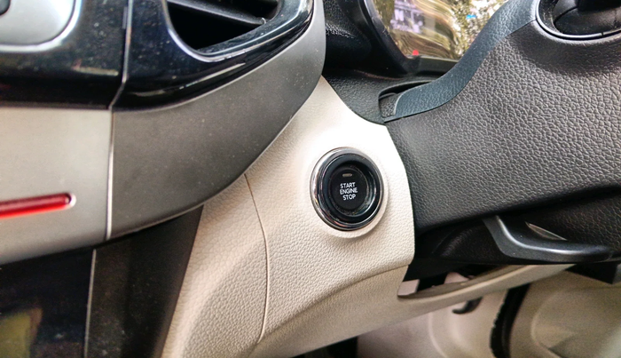 2022 Mahindra XUV300 W8 1.5 DIESEL, Diesel, Manual, 57,555 km, interior