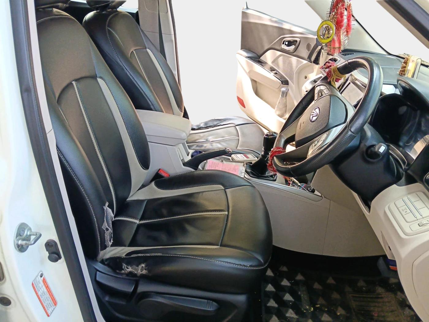 2022 Mahindra XUV300 W8 1.5 DIESEL, Diesel, Manual, 57,555 km, interior