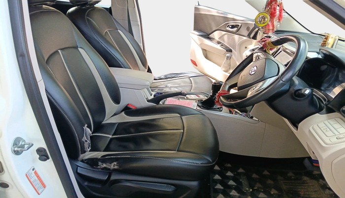 2022 Mahindra XUV300 W8 1.5 DIESEL, Diesel, Manual, 57,555 km, interior