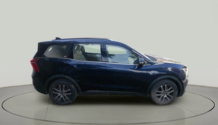 2021 Mahindra XUV700 AX 7 P AT 7 STR, Petrol, Automatic, 26,285 km, exterior