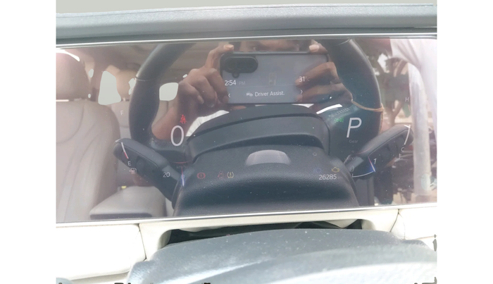 2021 Mahindra XUV700 AX 7 P AT 7 STR, Petrol, Automatic, 26,285 km, interior