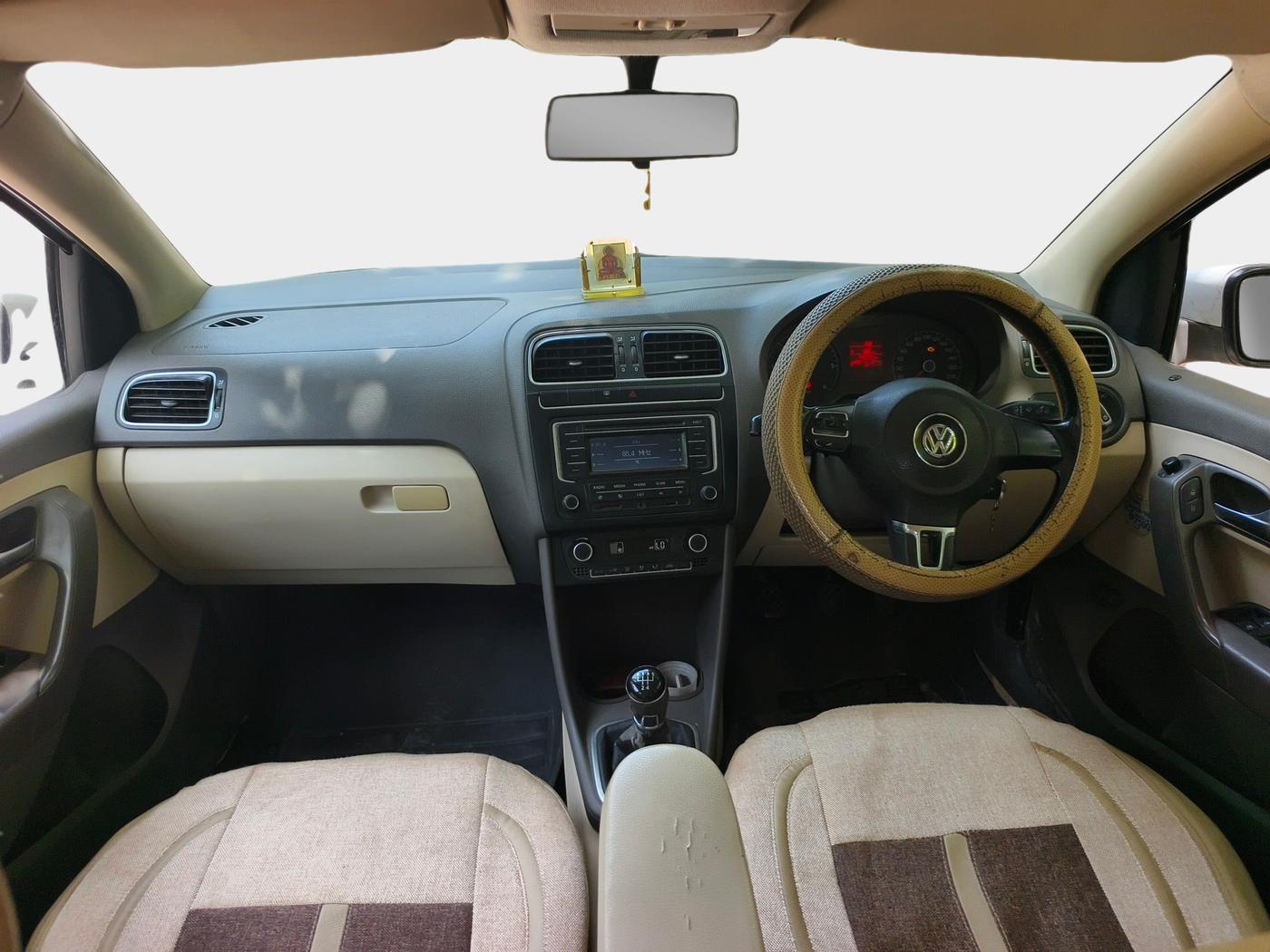 2014 Volkswagen Vento HIGHLINE DIESEL 1.6, Diesel, Manual, 1,45,741 km, interior
