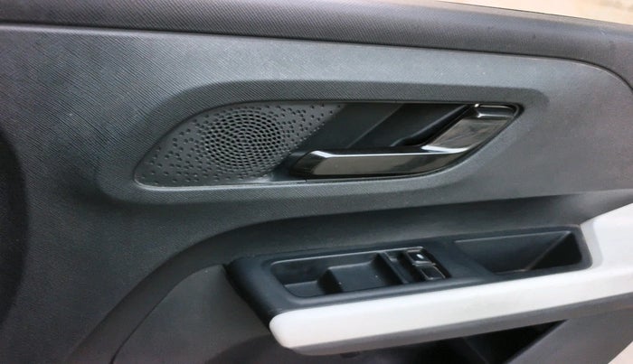 2022 Tata PUNCH PURE MT, Petrol, Manual, 83,821 km, interior