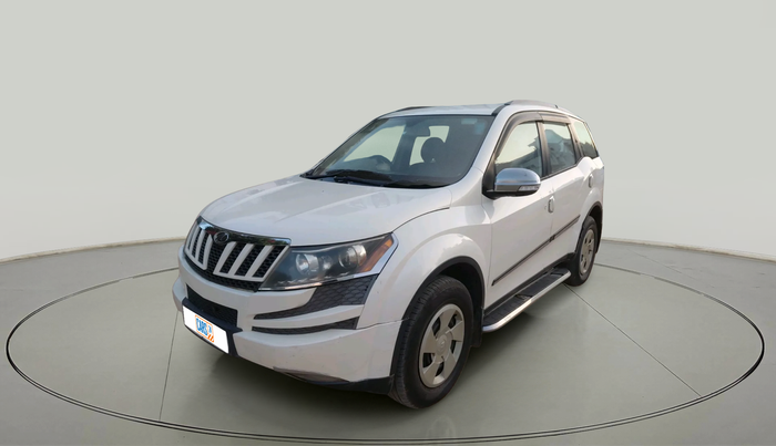 2015 Mahindra XUV500 W6, Diesel, Manual, 1,87,052 km, exterior