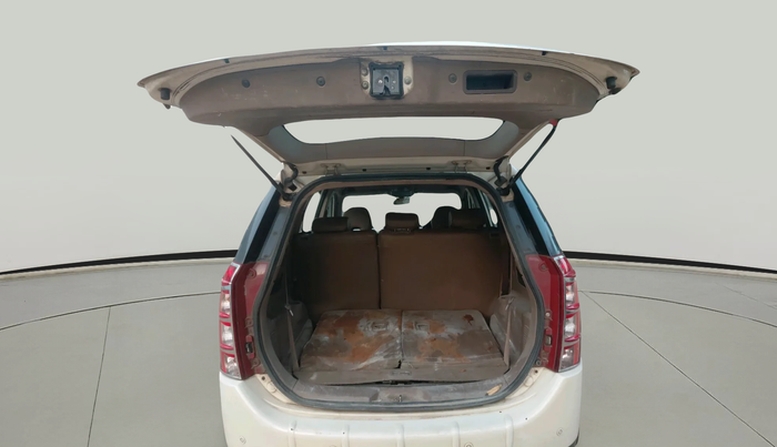 2015 Mahindra XUV500 W6, Diesel, Manual, 1,87,052 km, exterior