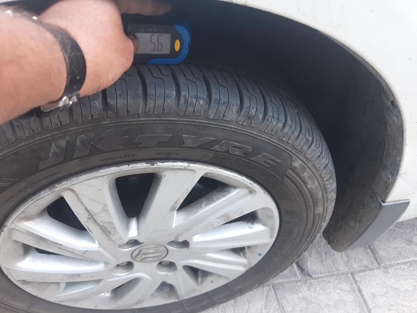 2016 Maruti Swift Dzire ZDI, Diesel, Manual, 1,28,755 km, tyre