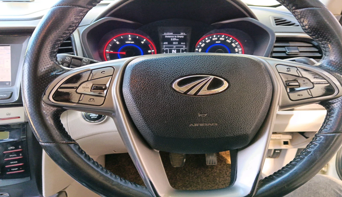 2019 Mahindra XUV300 W8 (O) 1.5 DIESEL, Diesel, Manual, 1,65,752 km, interior