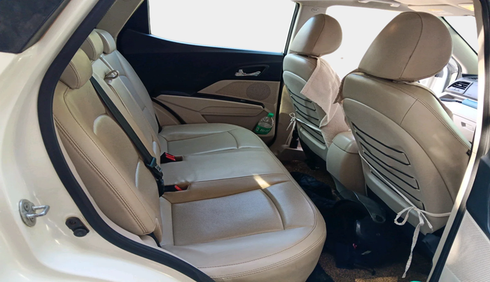 2019 Mahindra XUV300 W8 (O) 1.5 DIESEL, Diesel, Manual, 1,65,752 km, interior