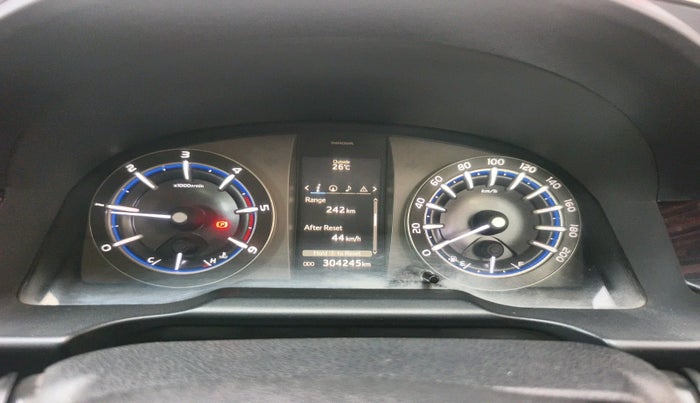 2018 Toyota Innova Crysta 2.4 VX 8 STR, Diesel, Manual, 3,04,245 km, interior