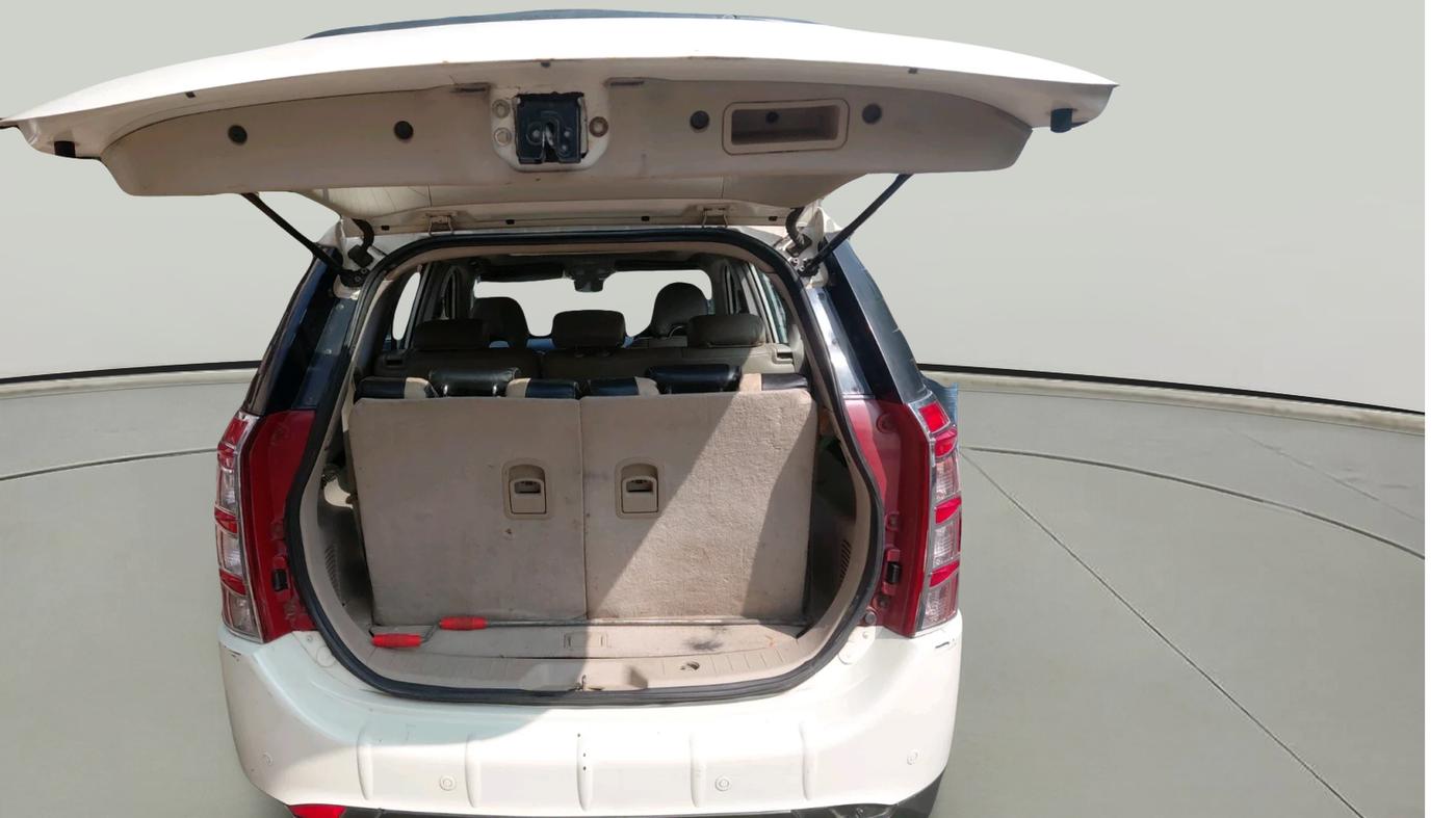 2016 Mahindra XUV500 W10, Diesel, Manual, 93,000 km, exterior
