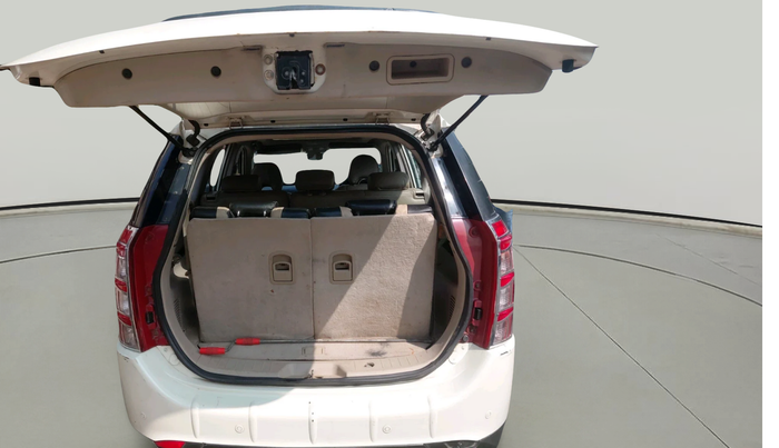 2016 Mahindra XUV500 W10, Diesel, Manual, 91,222 km, exterior