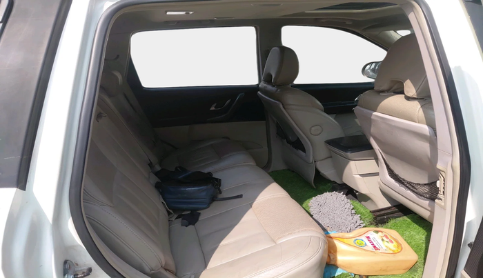 2016 Mahindra XUV500 W10, Diesel, Manual, 91,222 km, interior