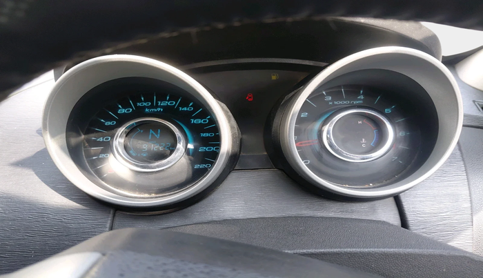 2016 Mahindra XUV500 W10, Diesel, Manual, 91,222 km, interior