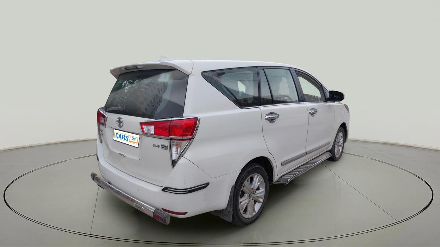 2017 Toyota Innova Crysta 2.4 ZX 7 STR, Diesel, Manual, 1,55,918 km, exterior