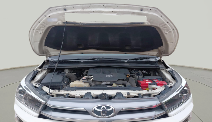 2017 Toyota Innova Crysta 2.4 ZX 7 STR, Diesel, Manual, 1,55,918 km, exterior