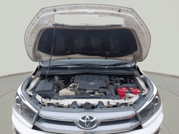 2017 Toyota Innova Crysta 2.4 ZX 7 STR, Diesel, Manual, 1,55,918 km, exterior