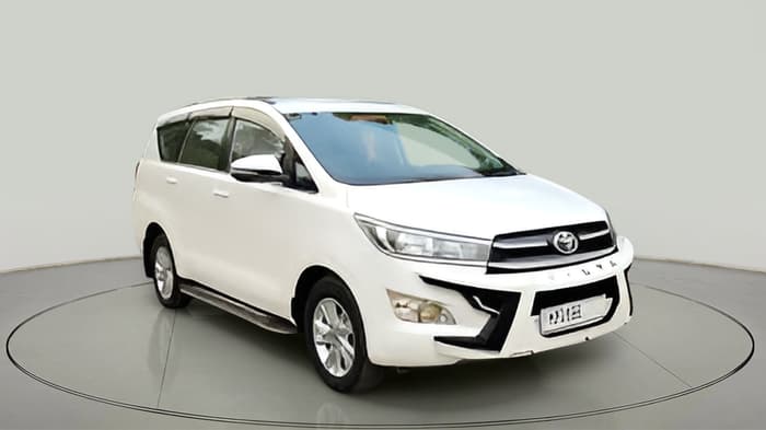 2017 Toyota Innova Crysta 2.4 ZX 7 STR, Diesel, Manual, 1,55,918 km, exterior