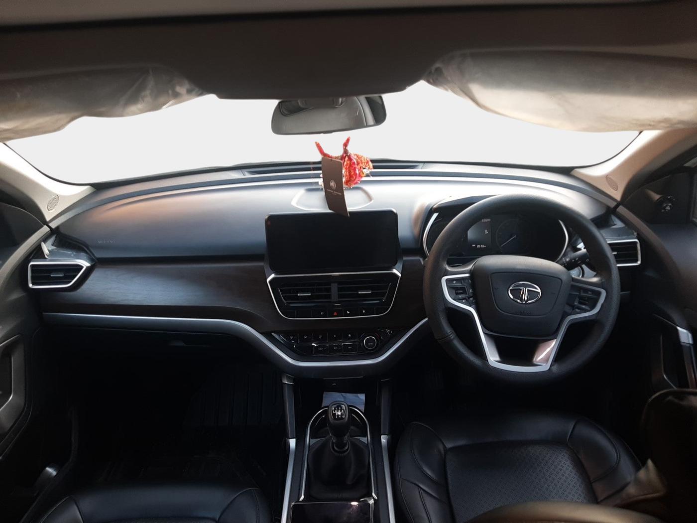 2023 Tata Harrier XT PLUS 2.0L KRYOTEC, Diesel, Manual, 20,155 km, interior