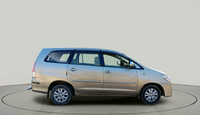 2011 Toyota Innova V 2.5 8 STR, Diesel, Manual, 4,08,941 km, exterior