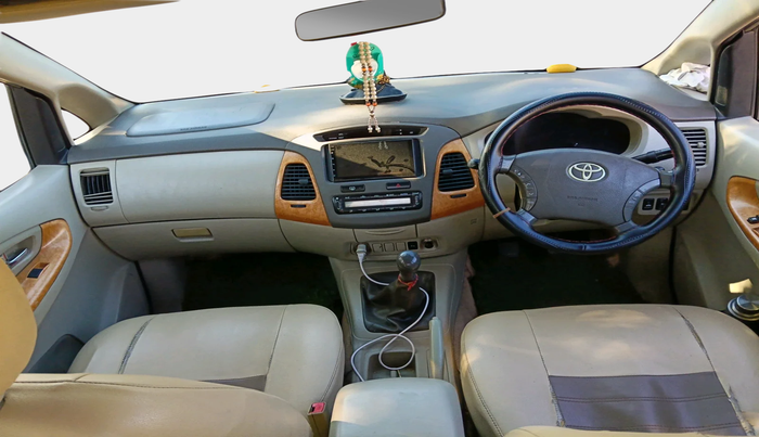2011 Toyota Innova V 2.5 8 STR, Diesel, Manual, 4,08,941 km, interior