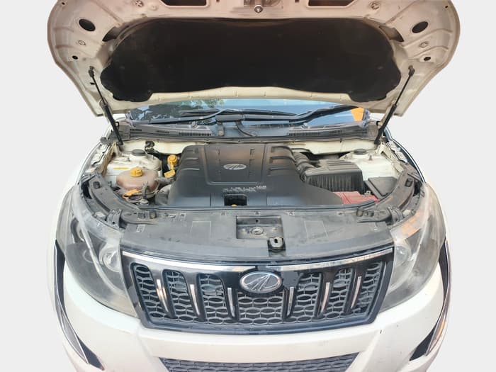 2016 Mahindra XUV500 W10, Diesel, Manual, 88,297 km, exterior