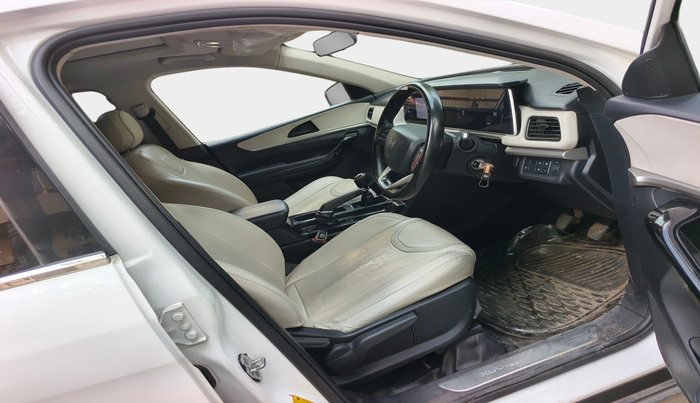 2021 Mahindra XUV700 AX 5 P MT 5 STR, Petrol, Manual, 46,687 km, interior